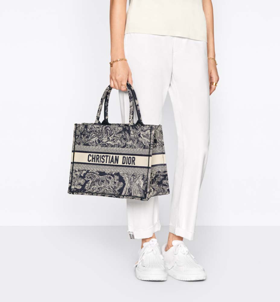MEDIUM BOOK TOTE